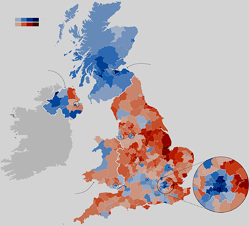 Mapa eleitoral do Brexit por distritos. Em azul os que preferiram a permanência na UE. Em vermelho, os que votaram pela saída. Quando mais escura a mancha, maior o percentual de votos para cada lado (New York Times)