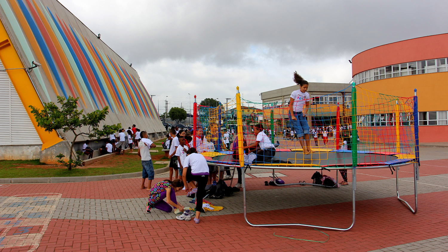 Crianças brincando no CEU Jabaquara, em São Paulo (Divulgação)